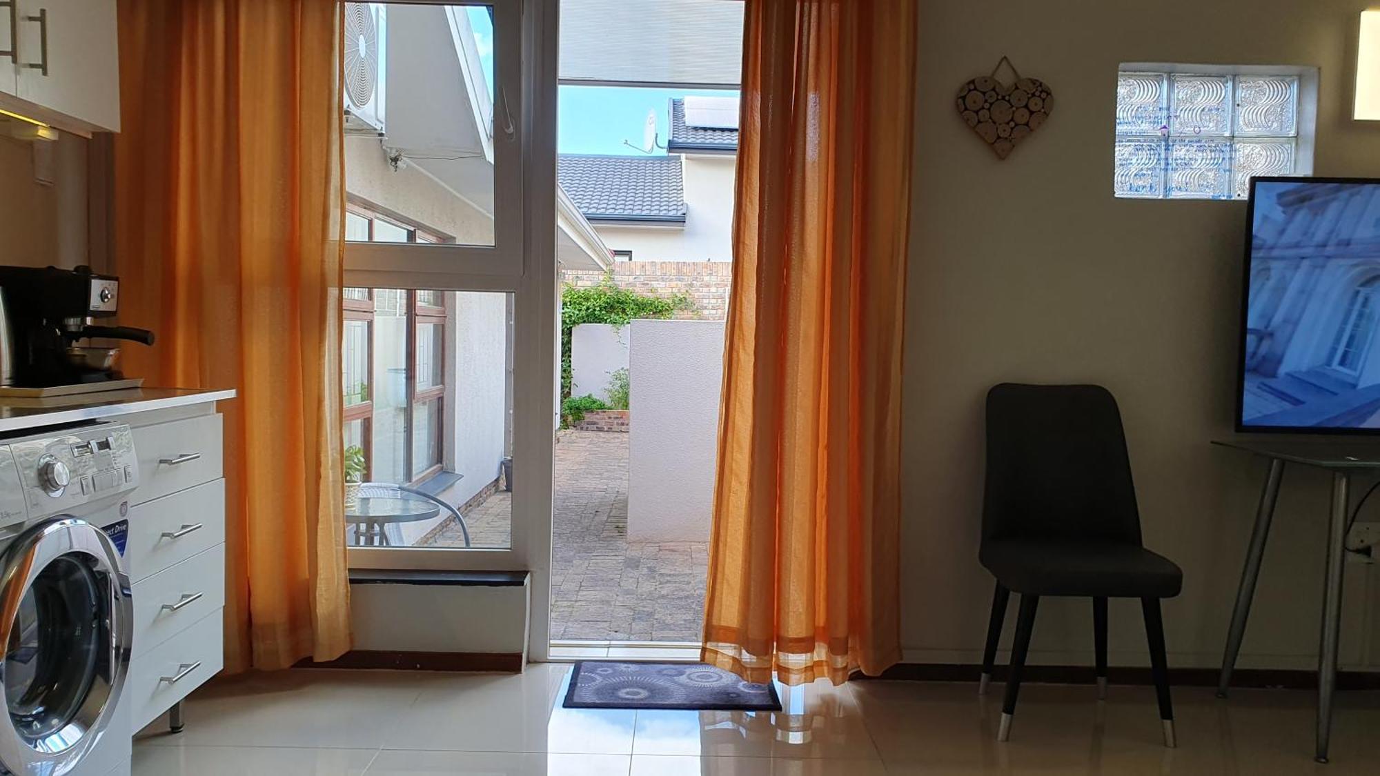 Apartment Hidden Gem On Eksteen Cape Town